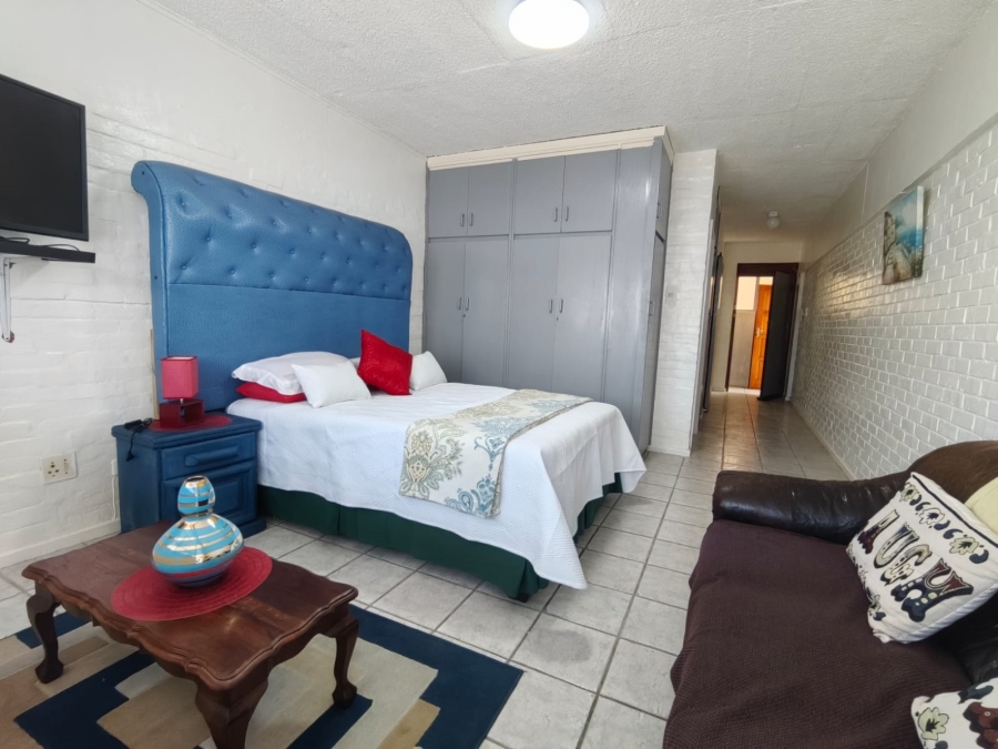 To Let 1 Bedroom Property for Rent in Humewood Eastern Cape